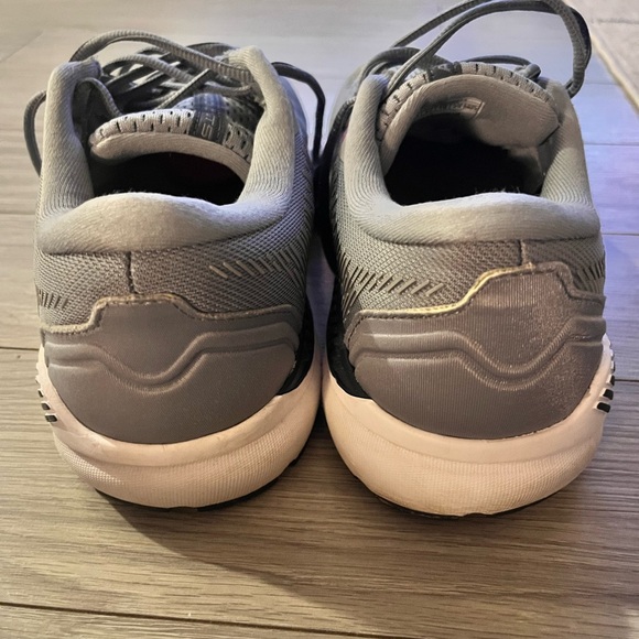 brooks men Addiction GTS 15 ( size 11W) - Picture 6 of 6